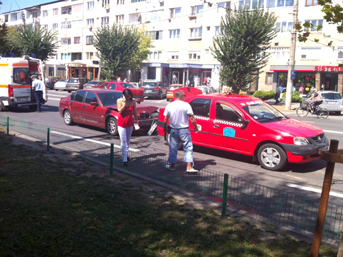 Foto: accident Docom - Baia Mare, bulevardul Bucuresti (c) eMaramures.ro
